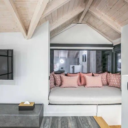 Villa Fire Ligia